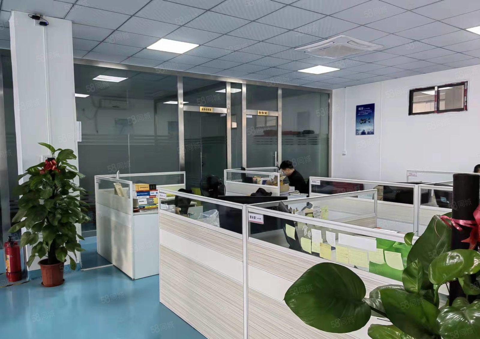 深圳龙华大浪商业中心对面3楼1660平精装工业厂房出租。