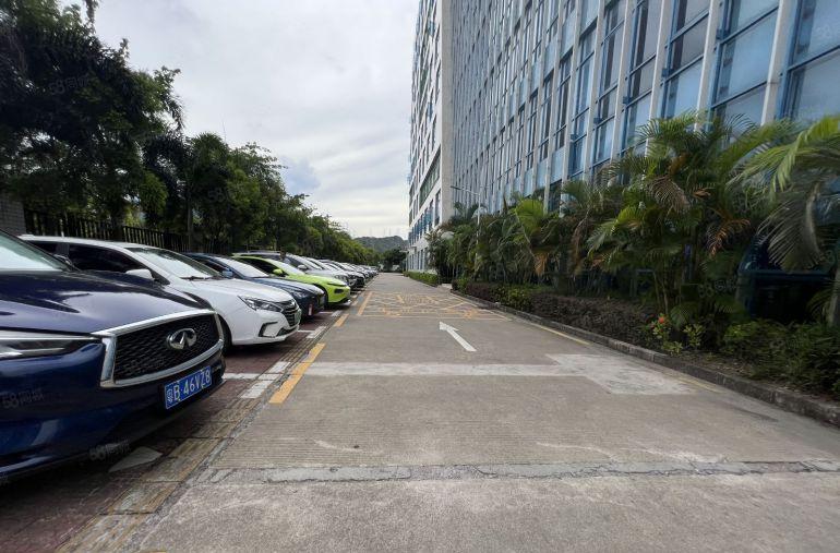 龙华大浪精装修厂房1356平方仓库出租原房东实际面积可做环评