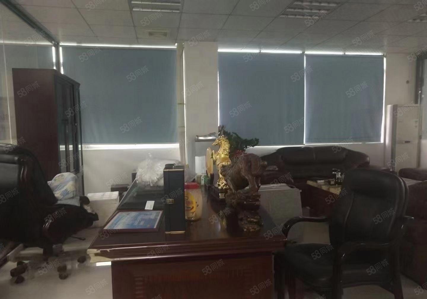 观澜竹村地铁口楼上460平方带精装修厂房出租