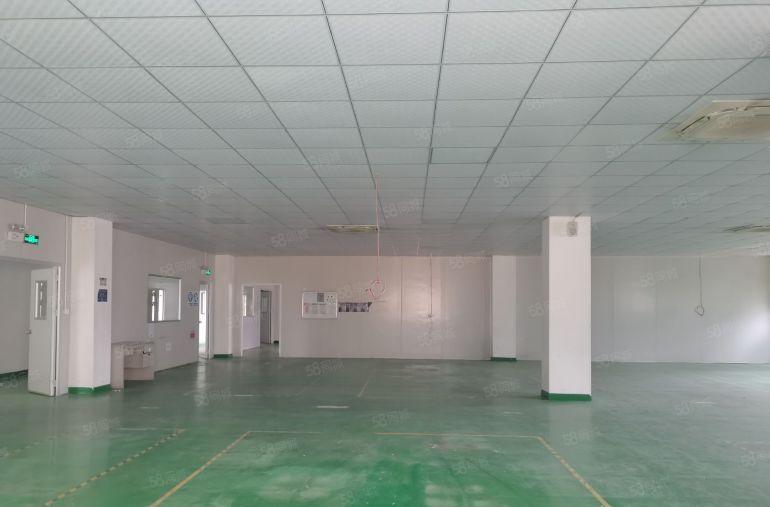 龙华观澜主干道边地铁口工业园楼上标准精装修厂房2000平！