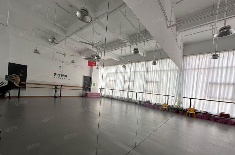 500平大浪商业中心原房东精装写字楼出租周边配套齐全