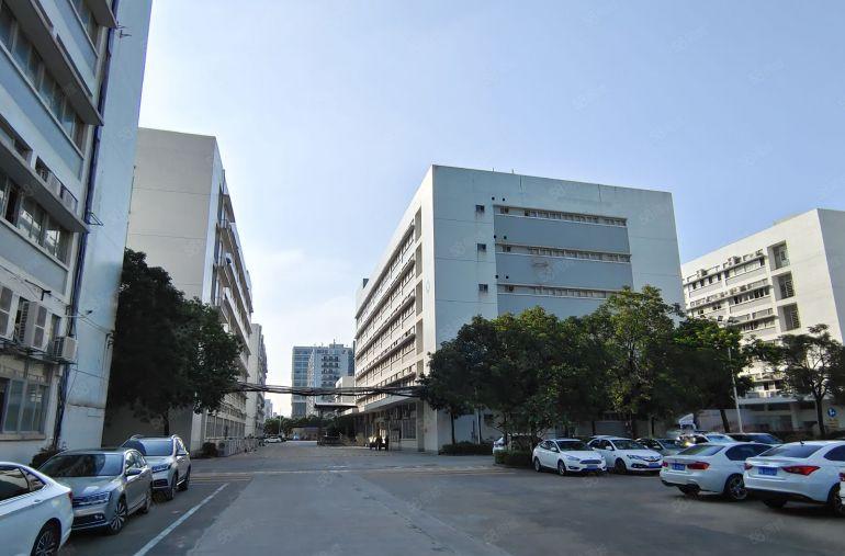龙华清湖地铁口工业区5000平办公加工标准厂房出租仓库招租