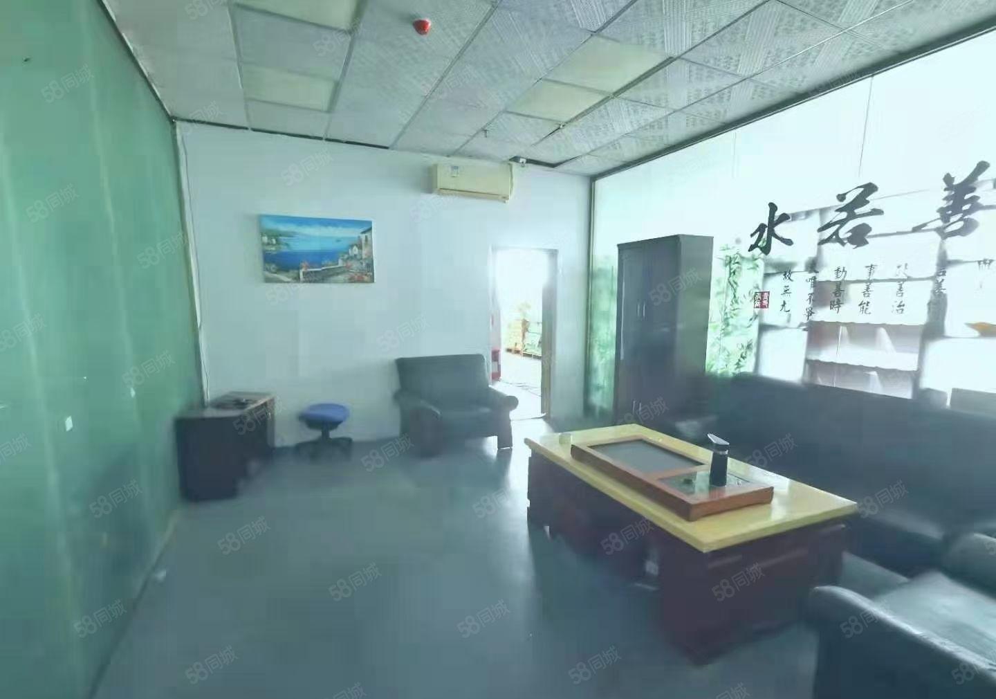 观澜樟坑径下围工业区楼上单层1200平方带装修厂房出租