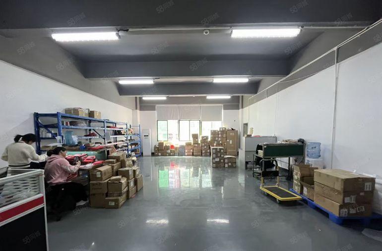 整层2100平精装厂房办公出租，龙华地铁口附近，原房东直租