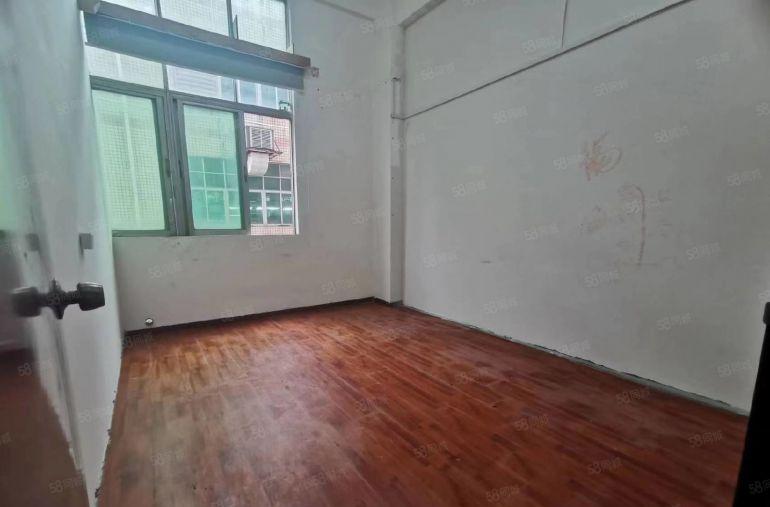 龙华大浪南路工业园 厂房 178平，单价23，2加1格局