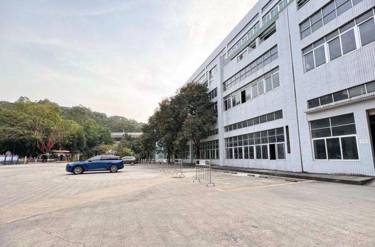 1000平起分租龙华高标厂房仓库170000平靠近地铁口出租