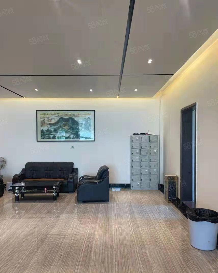 龙华大浪新出原房东楼上1400平豪华精装修标准厂房.