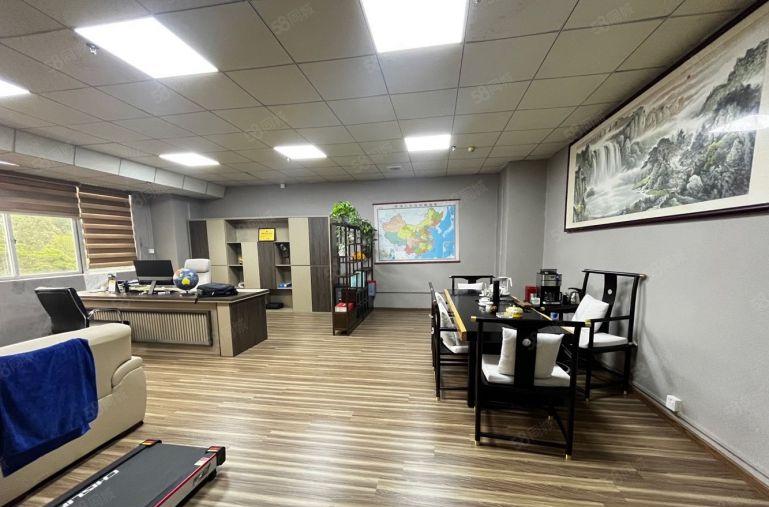 观澜樟坑径靠坂田楼上900平精装修水电齐全厂房仓库出租