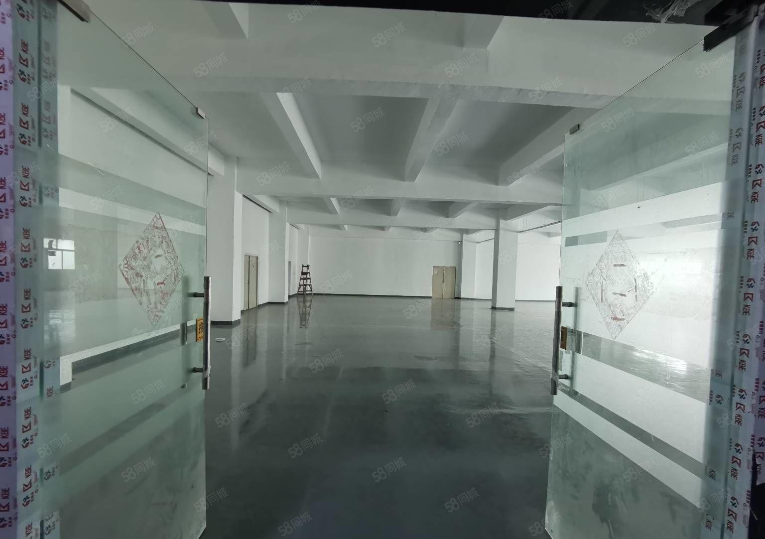 龙华油松创意园区厂房出租一楼仓库出租可分租小面积原房东红本