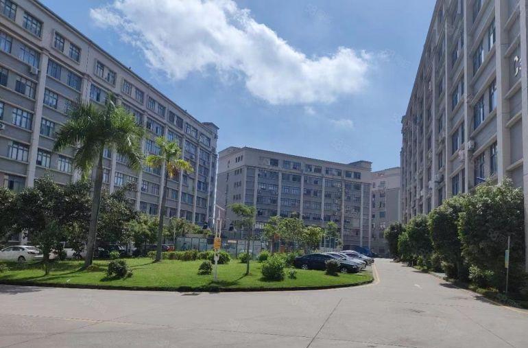 龙华阳台山地铁口旁工业园区楼上精装修办公室厂房1200平出租