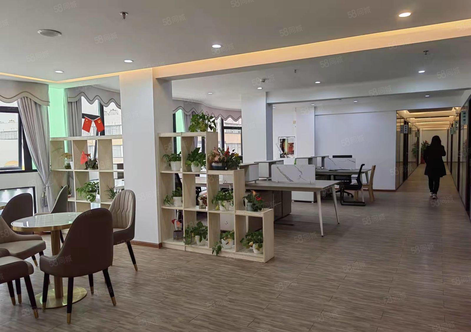 深圳龙华大浪商业中心附近楼上整层863平精装办公厂房出租。