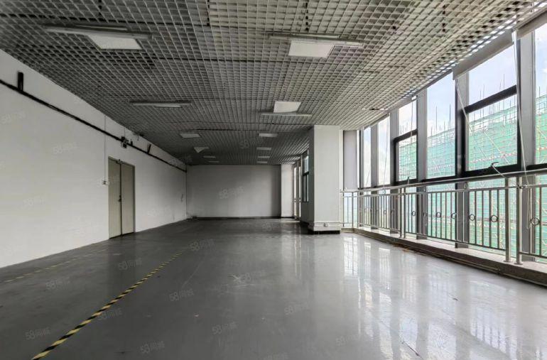 龙华清湖地铁口500至1000平花园式厂房出租免租期2个月