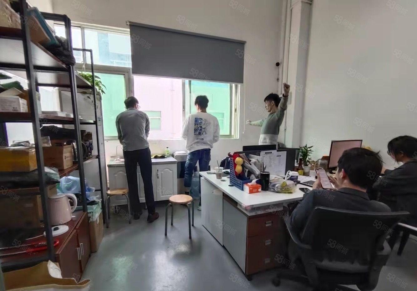 龙华元芬地铁站附近新出楼上精装厂房300平