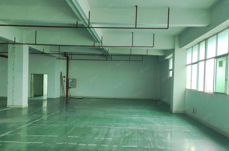 龙华大浪700平方厂房业主直租，首月租金减百分之10