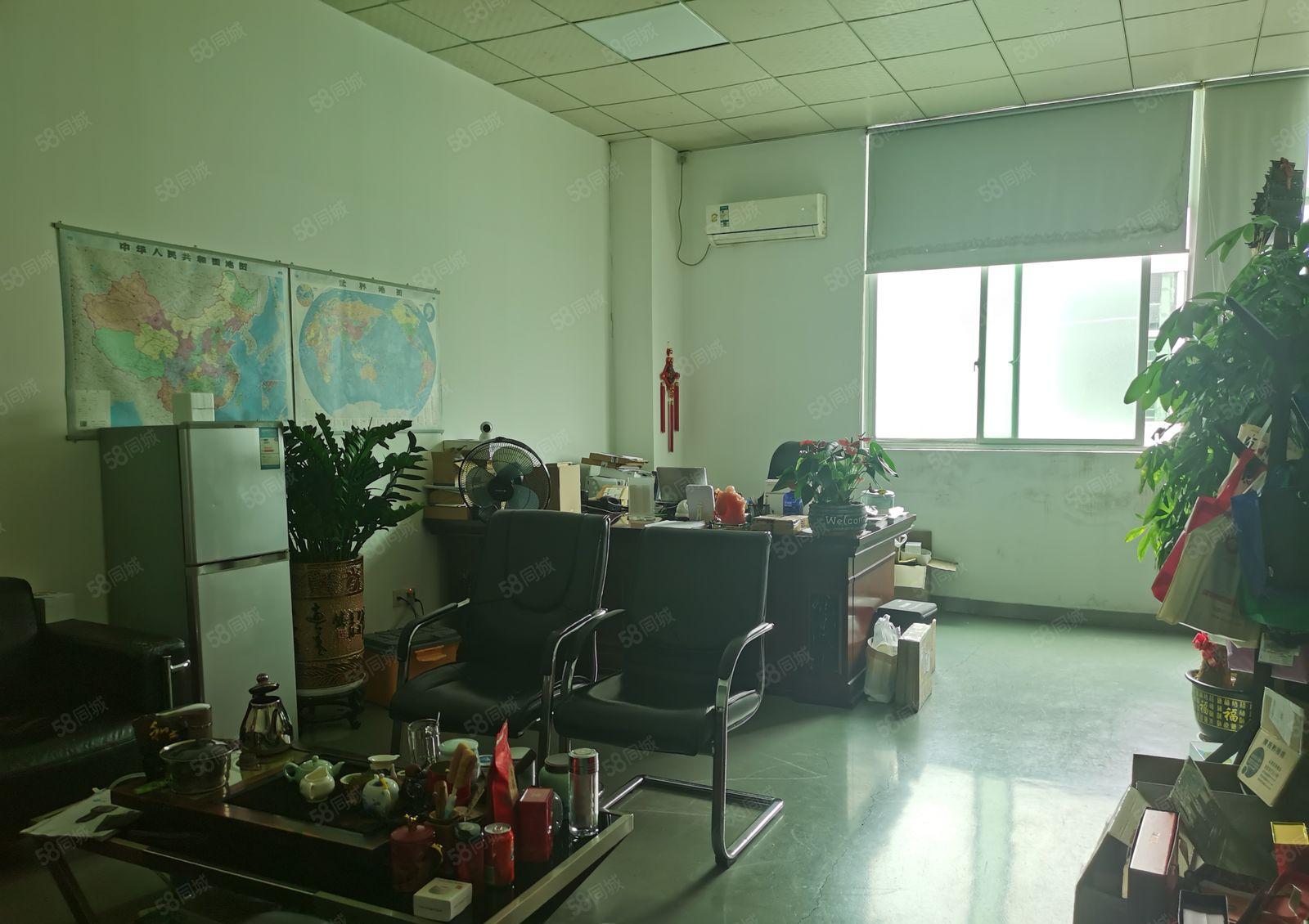 大浪福龙路出口楼上整层1250平，现成精装修，位置好配套完善