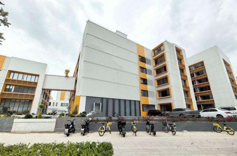 龙华油松开发商直租50平起写字楼精装修办公开放式休闲花园