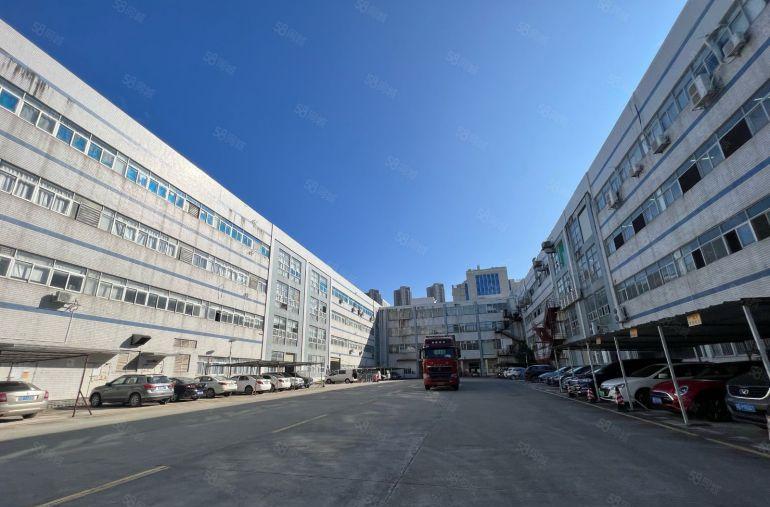 深圳龙华观澜工业园二楼1800平厂房出租带现成办公室易招工