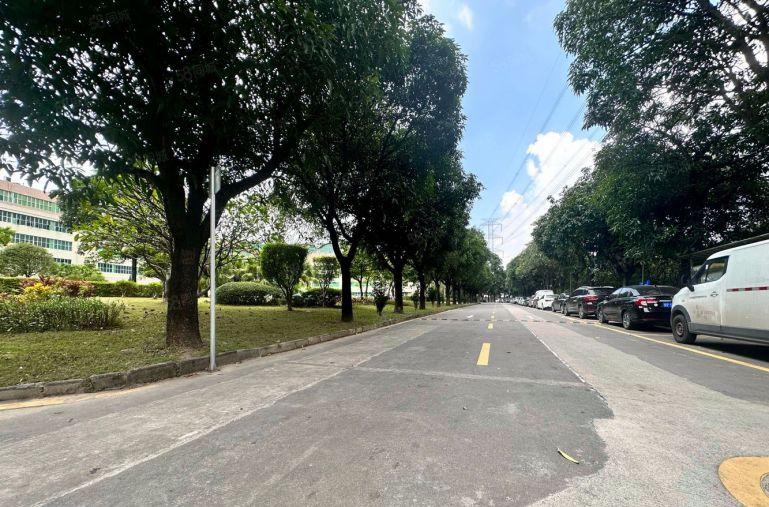 观澜章坑径原房东厂房仓库楼上1500平出租，带洁净车间