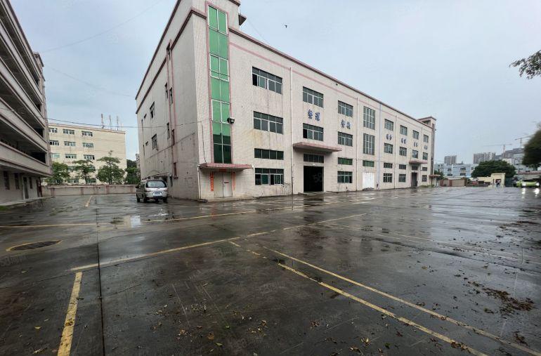 观澜红本独院厂房12000平方仓库出租1680平起分租可环评