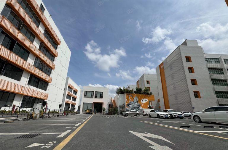 观澜地特口附近楼上带装修200平低价厂房出租 仓库大小出租