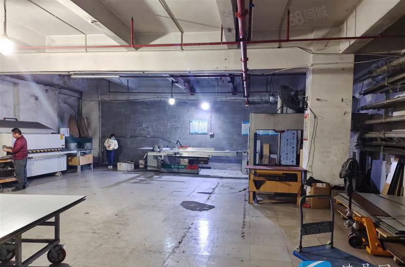 龙华地铁站一楼315平方厂房出租