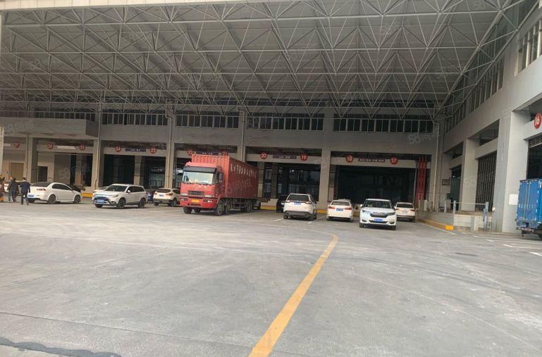 龙华大浪大型物流园带卸货平台! 3000平精装厂房出租