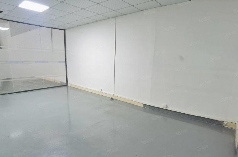 大浪新百丽附近一楼厂房，780平，实用面积七成，货车进出方便