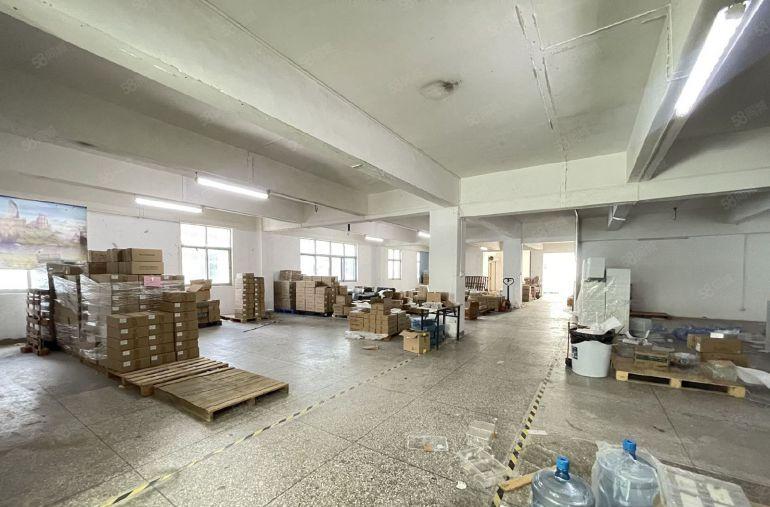 观澜大和轻轨站200米楼上500平电商生产厂房出租