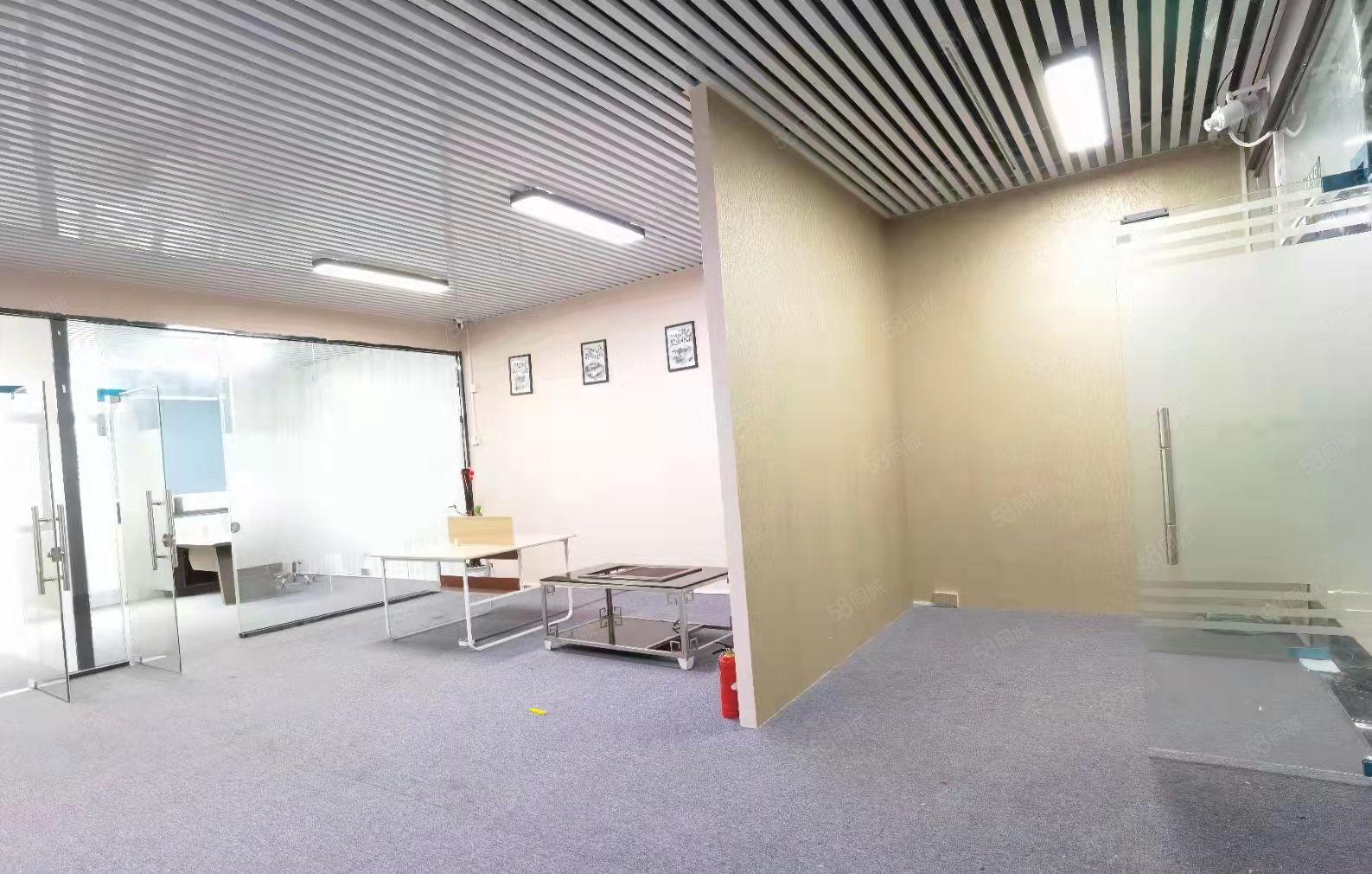 龙华大浪商业中心新出精装修办公室出租180平21格局