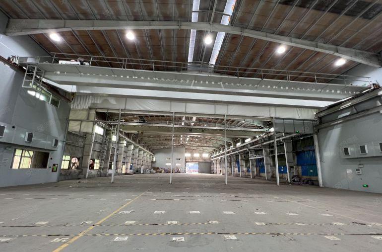 观澜独院钢构2000平，滴水11米高。带一部10吨行车