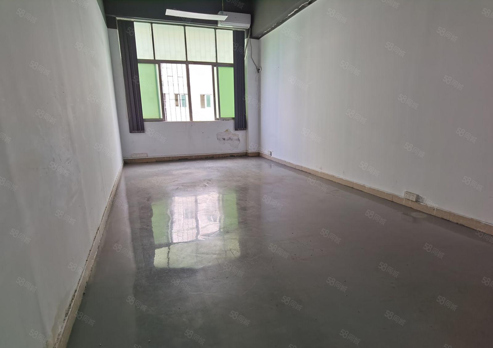 龙华大浪商业中心旁独院厂房二楼700平米出租带装修配两吨货梯