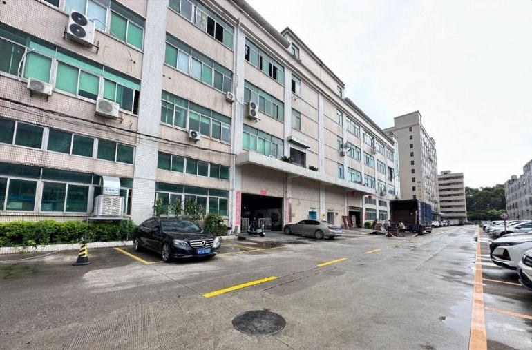 观澜大水坑精装厂房1600平，价格实惠，水电齐全，大型园区