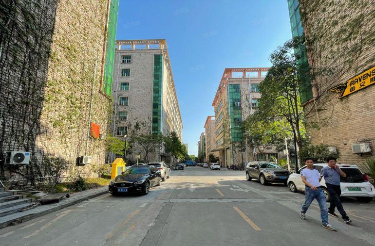 龙华原房东花园式红本厂房出租楼上2100平整层实际面积出租