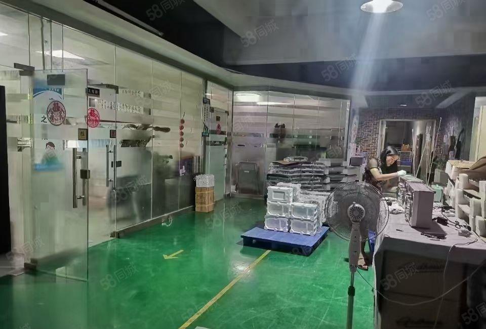 精装修厂房，高速路口，主干道边