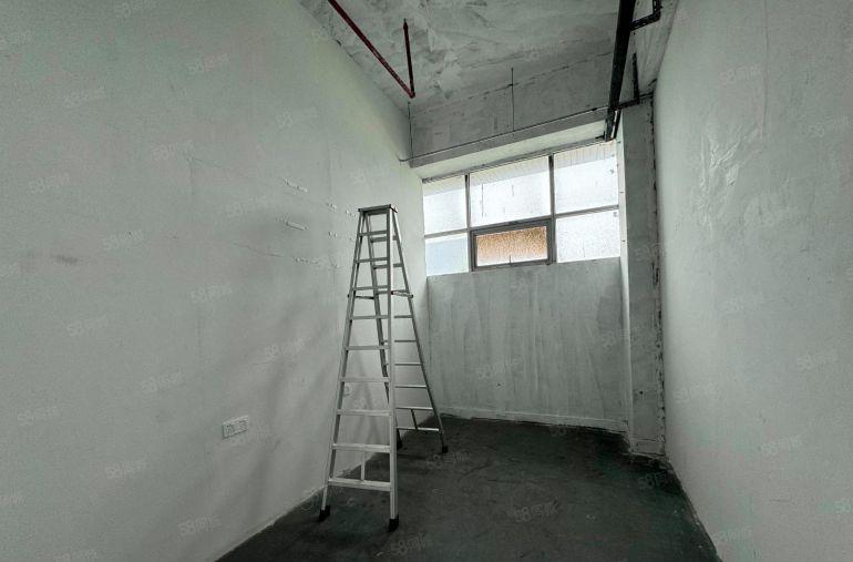 龙华大浪浪口200平起分700平厂房仓库出租 全新地坪漆