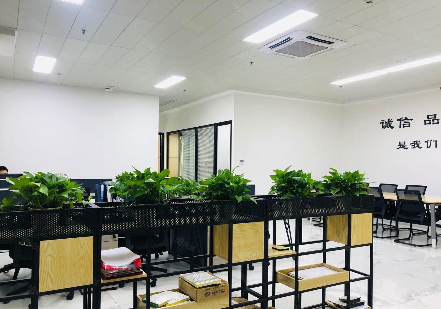 龙华清湖地铁口创意园新出楼上283平精装修办公室出租