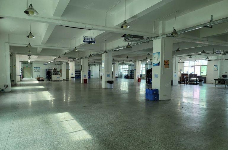 观澜厂房出租地铁口8000平独院可分租高速口带红本仓库出租