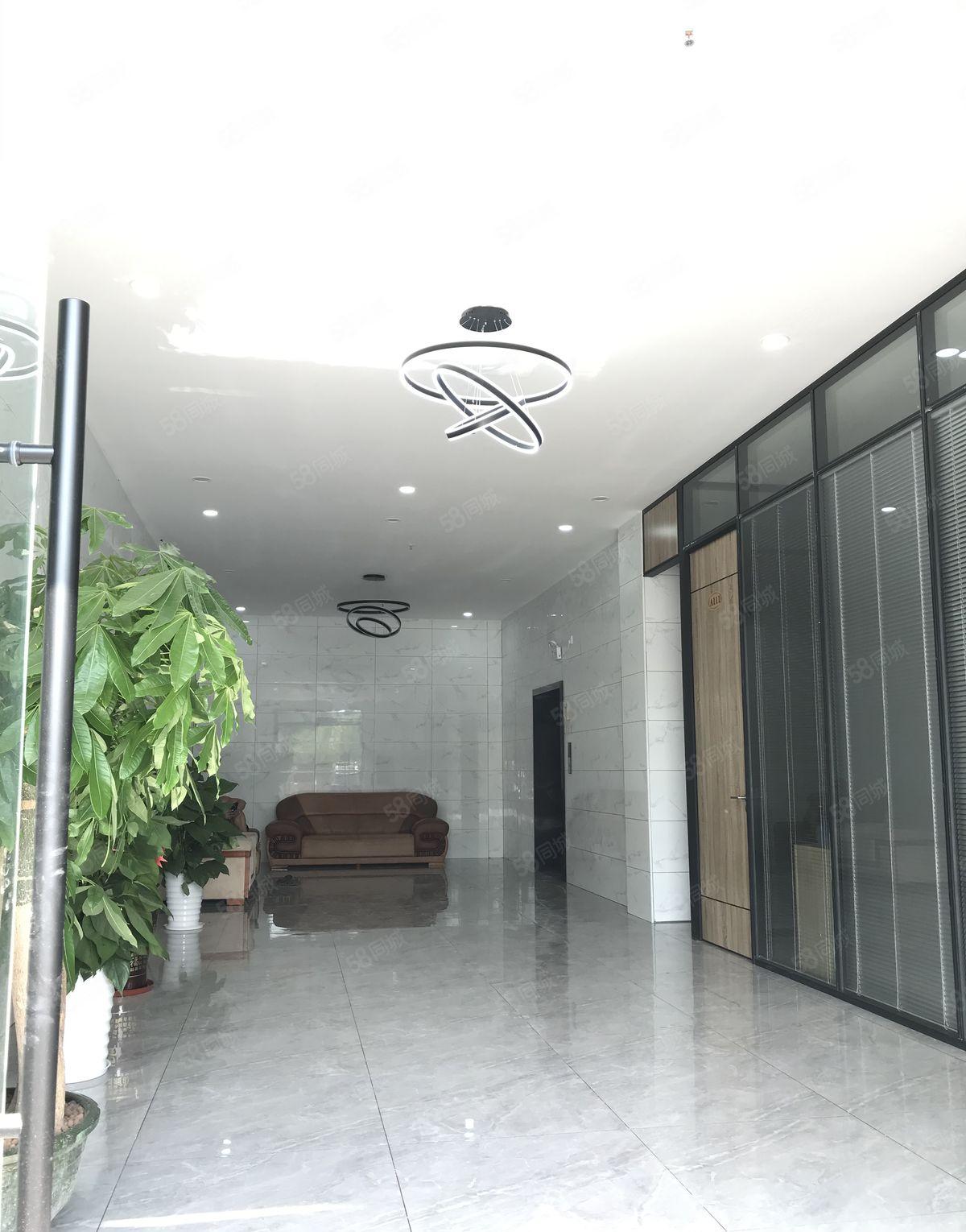 章阁福前路旁400平米楼上精装修厂房带办公室装修可拎包入住