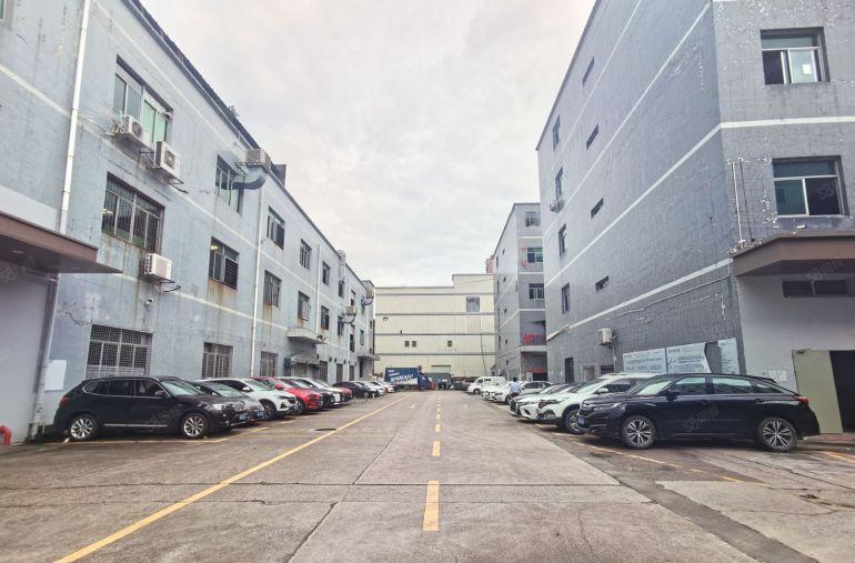 200平起租观澜大和工业园原房东一楼1400平，带3部航车