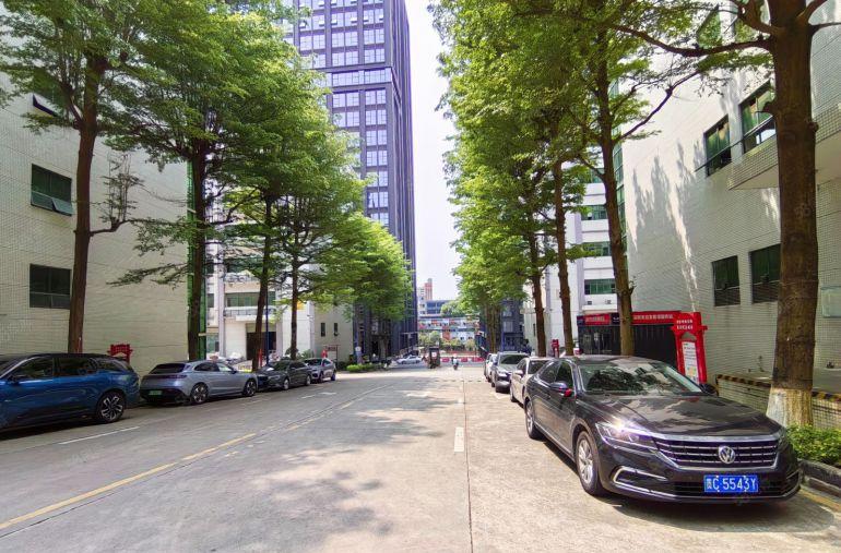 龙华清湖地铁口独院厂房出租5000平，水电齐全带精装修办公室