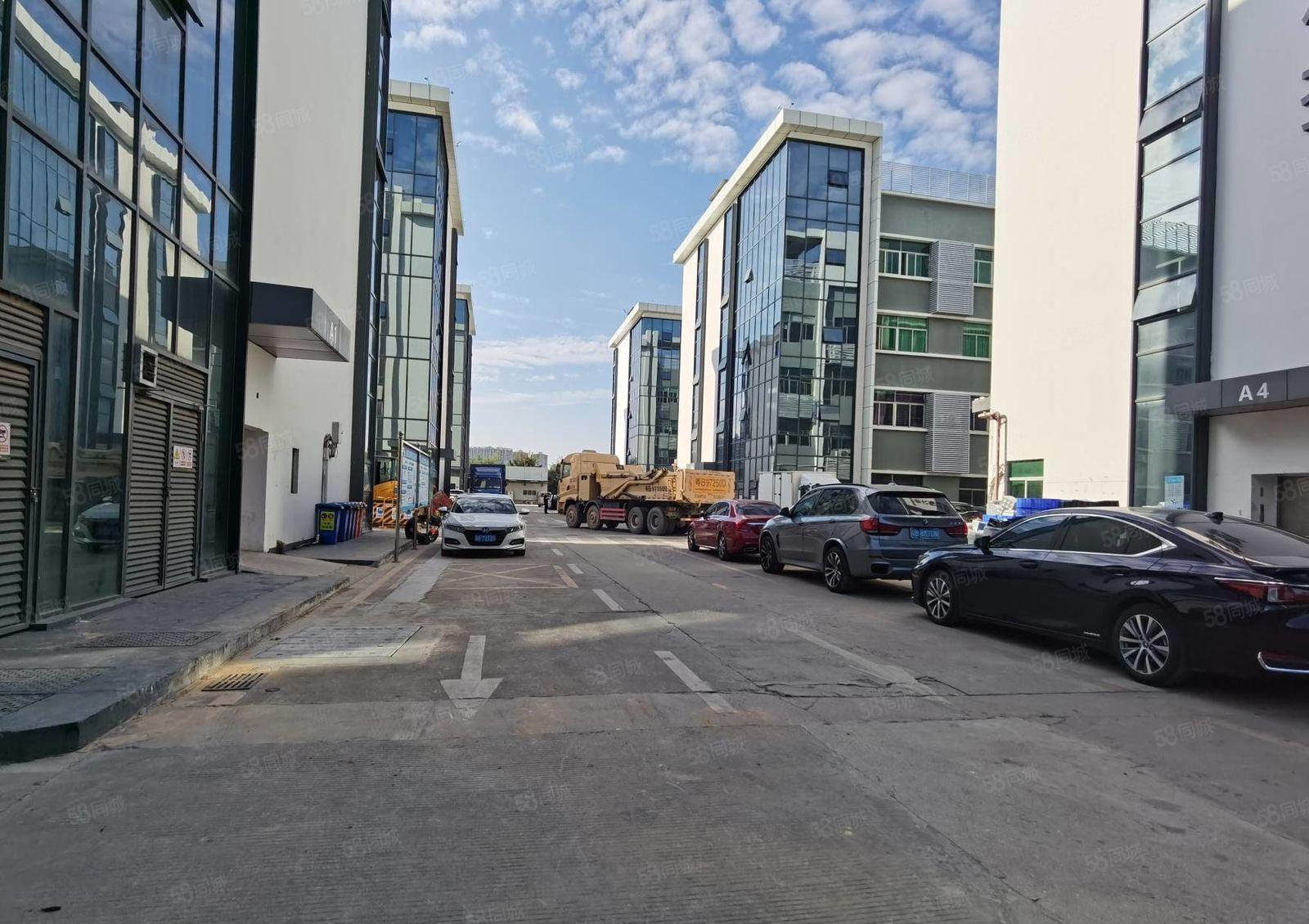 观澜上雪科技园楼上精装修500平厂房出租水电齐全停车位充足