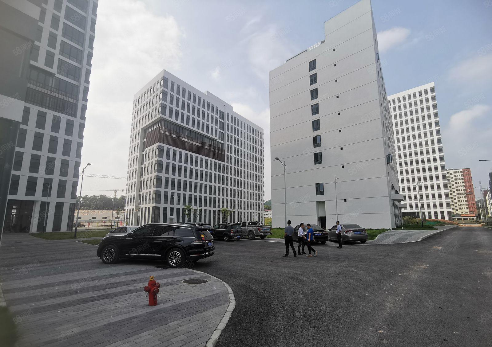 观澜高新技术产业园1800平带装修办公室有红本租凭可整租分租