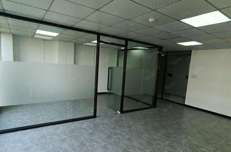 龙华大浪商业中心附近精装修厂房86平带隔间出租