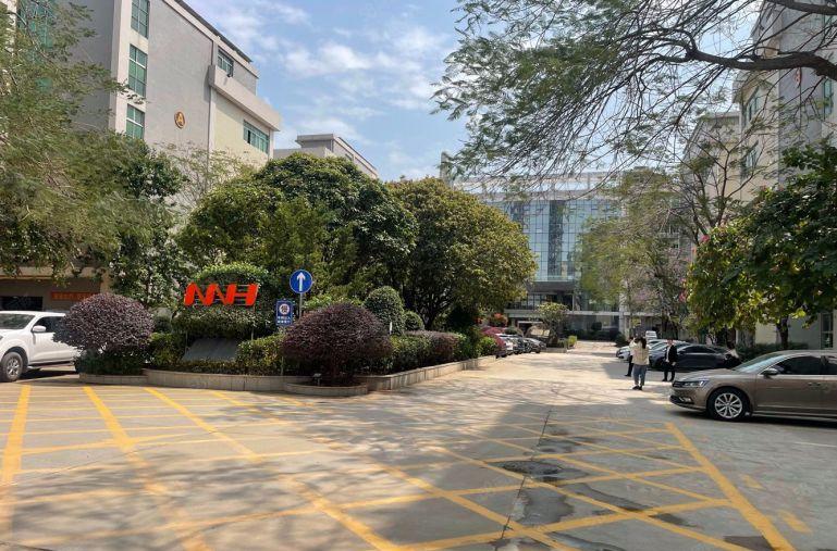 龙华观澜地铁口科技园楼上新出600平现成办公室仓库厂房出租