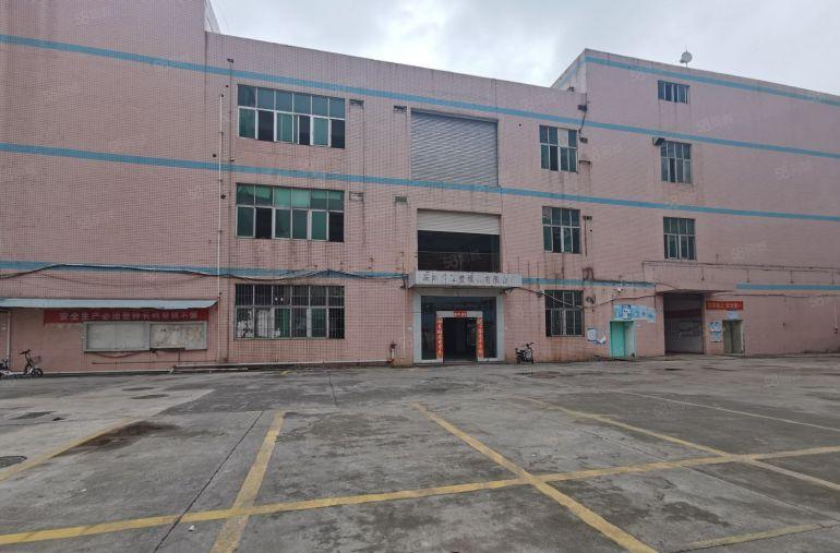 深圳市龙华区观湖街道独院厂房出租，环观中路边，可分租水电齐全