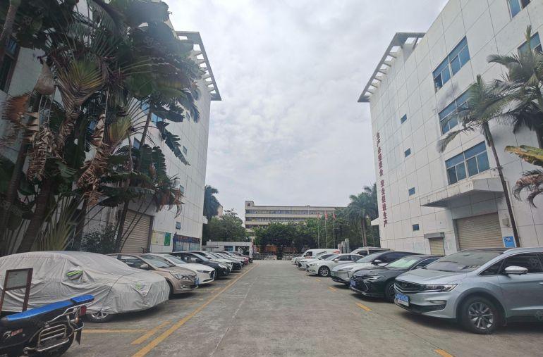 200平起龙华大浪羊台山地铁口2000平精装办公厂房仓库出租