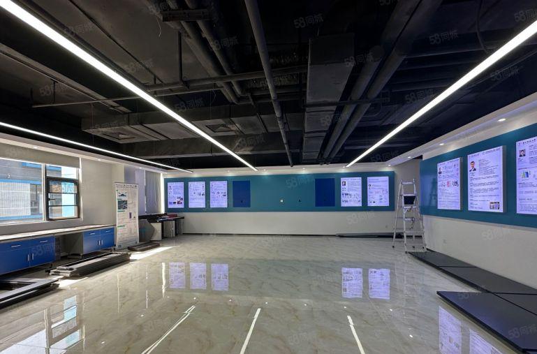 龙华观澜高新园新出整层1400平豪华装修厂房带仓库出租