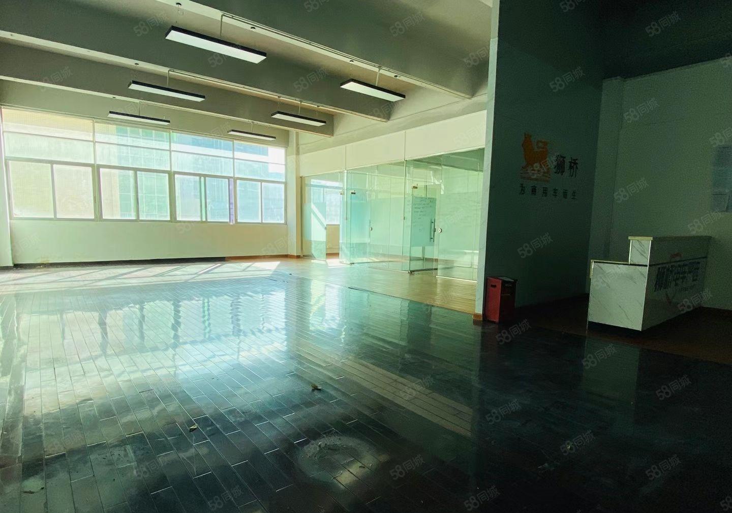 观澜环观南路高新科技园旁大和工业区楼上260平方办公室出租