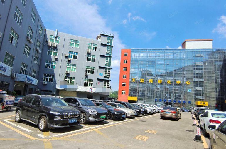 观澜地铁站楼上500平方精装修办公室厂房仓库出租