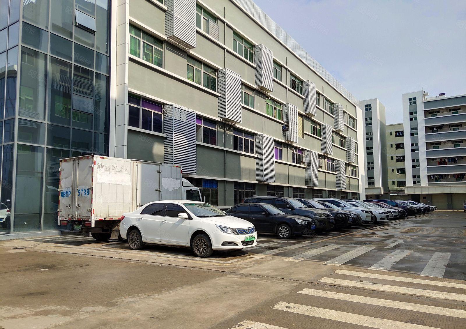 龙华大浪新出红本厂房2楼1890平出租带精装修水电齐全空地大